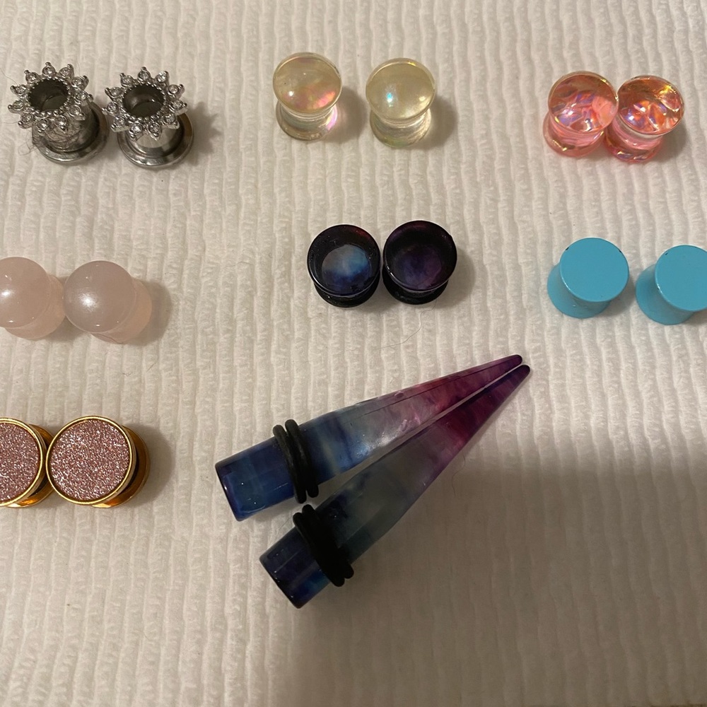 00 Plugs Lot